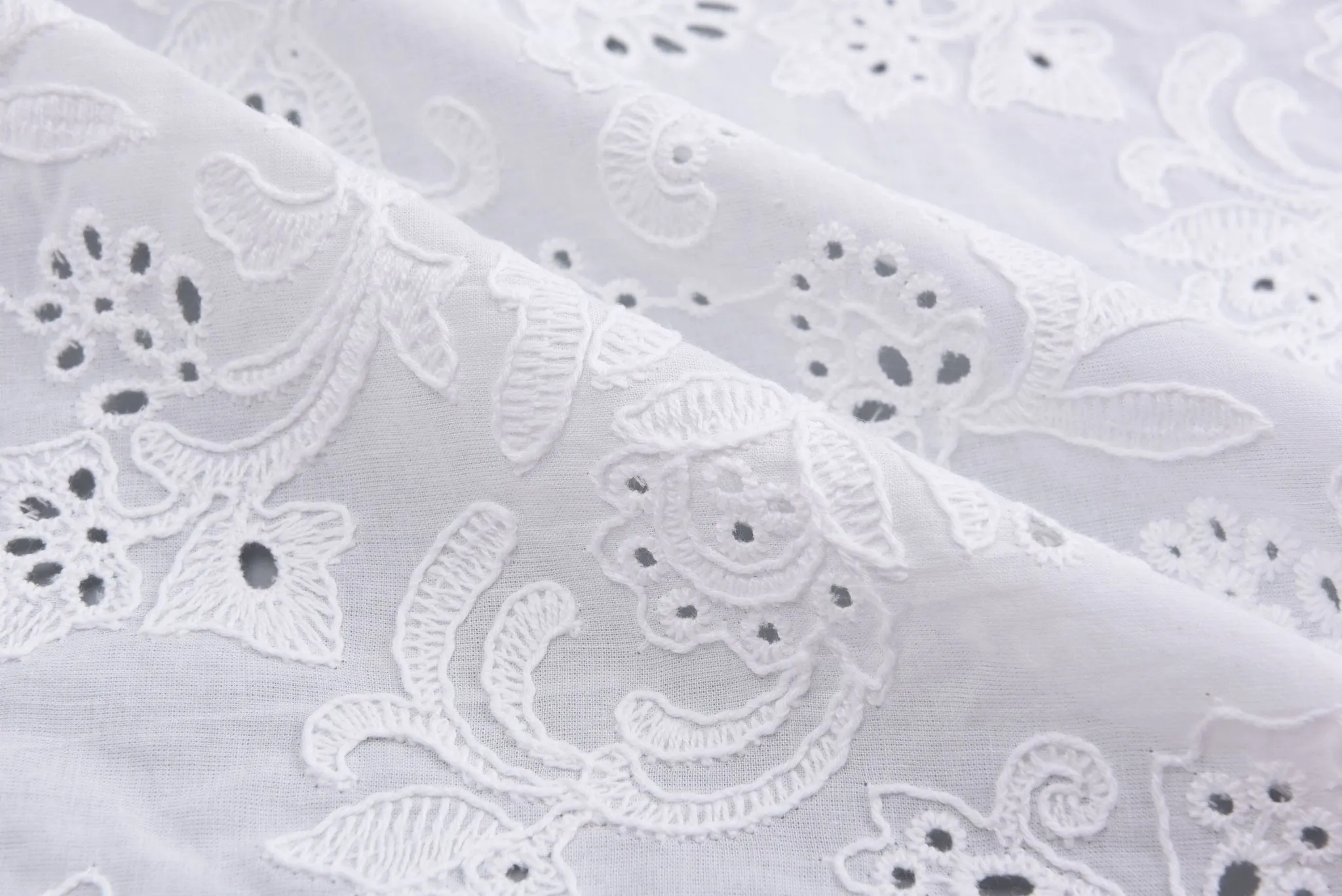 100% Cotton 3D Eyelet Embroidery White Fabric -GK- 6230