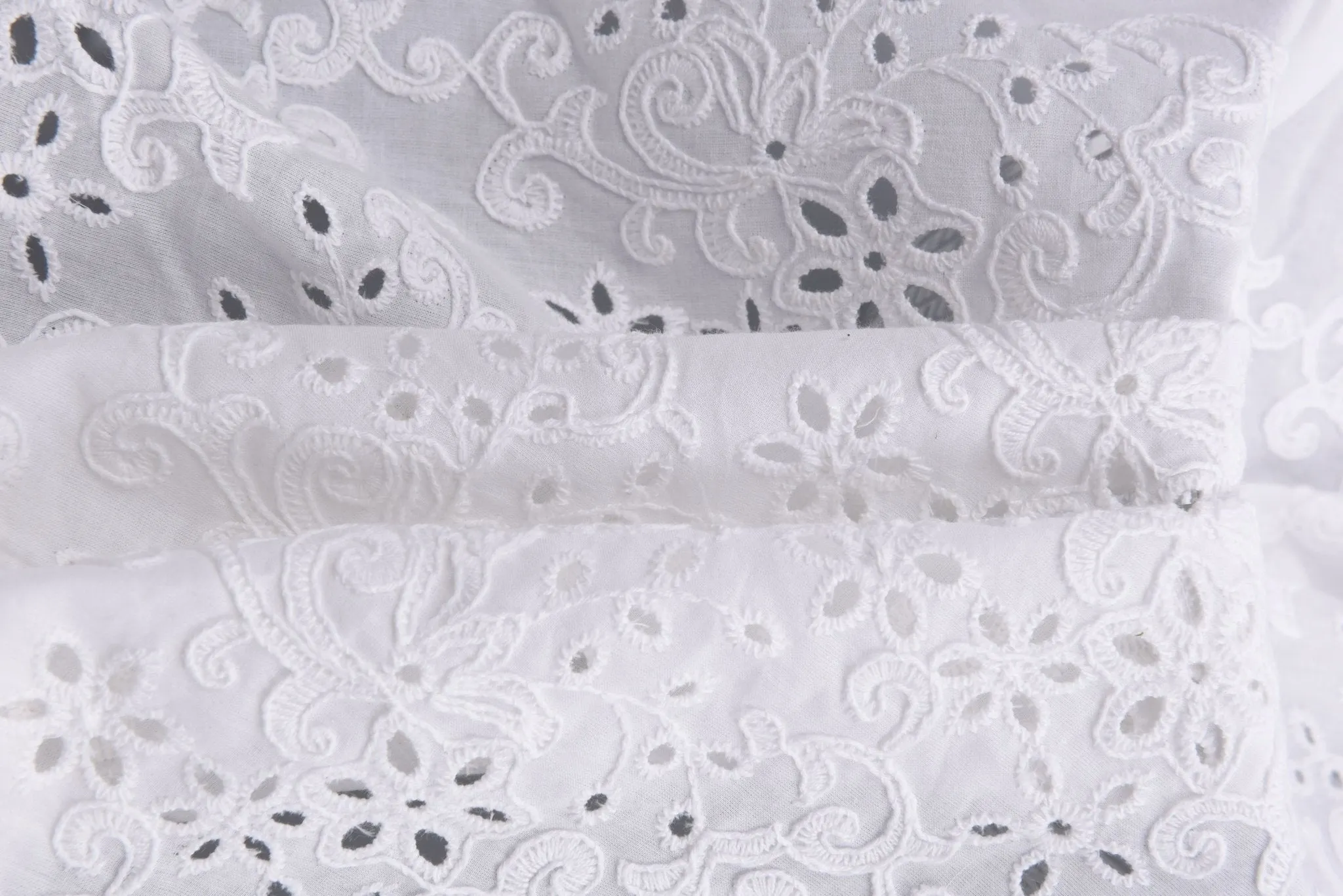 100% Cotton 3D Eyelet Embroidery White Fabric -GK- 6230