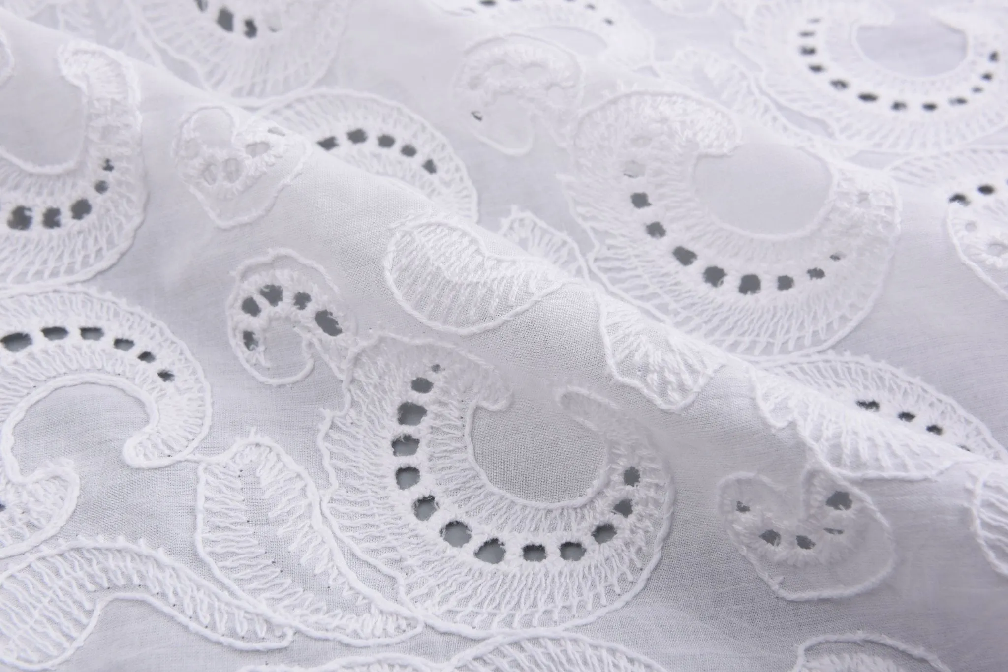 100% Cotton 3D Eyelet Embroidery White Fabric -GK- 6230