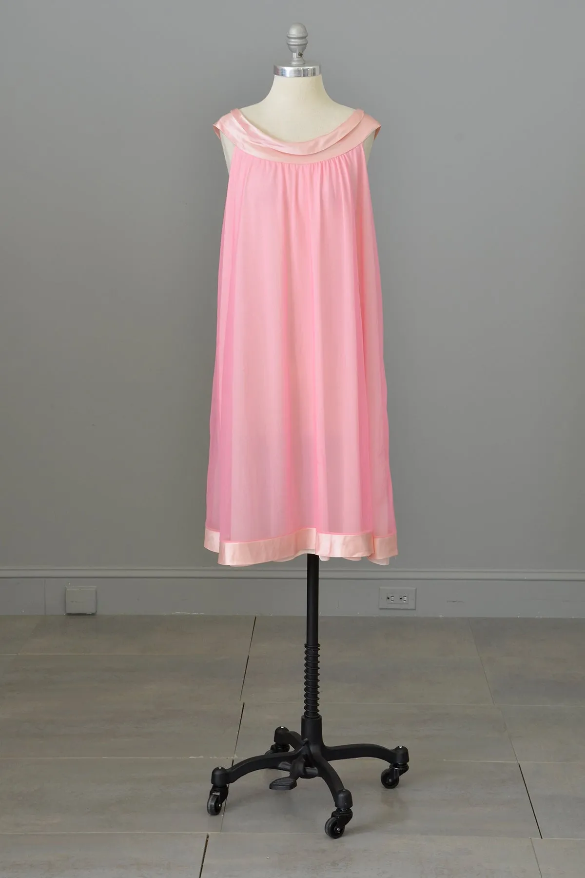 1960s Mod Hot Pink Nightie with Satin Drape