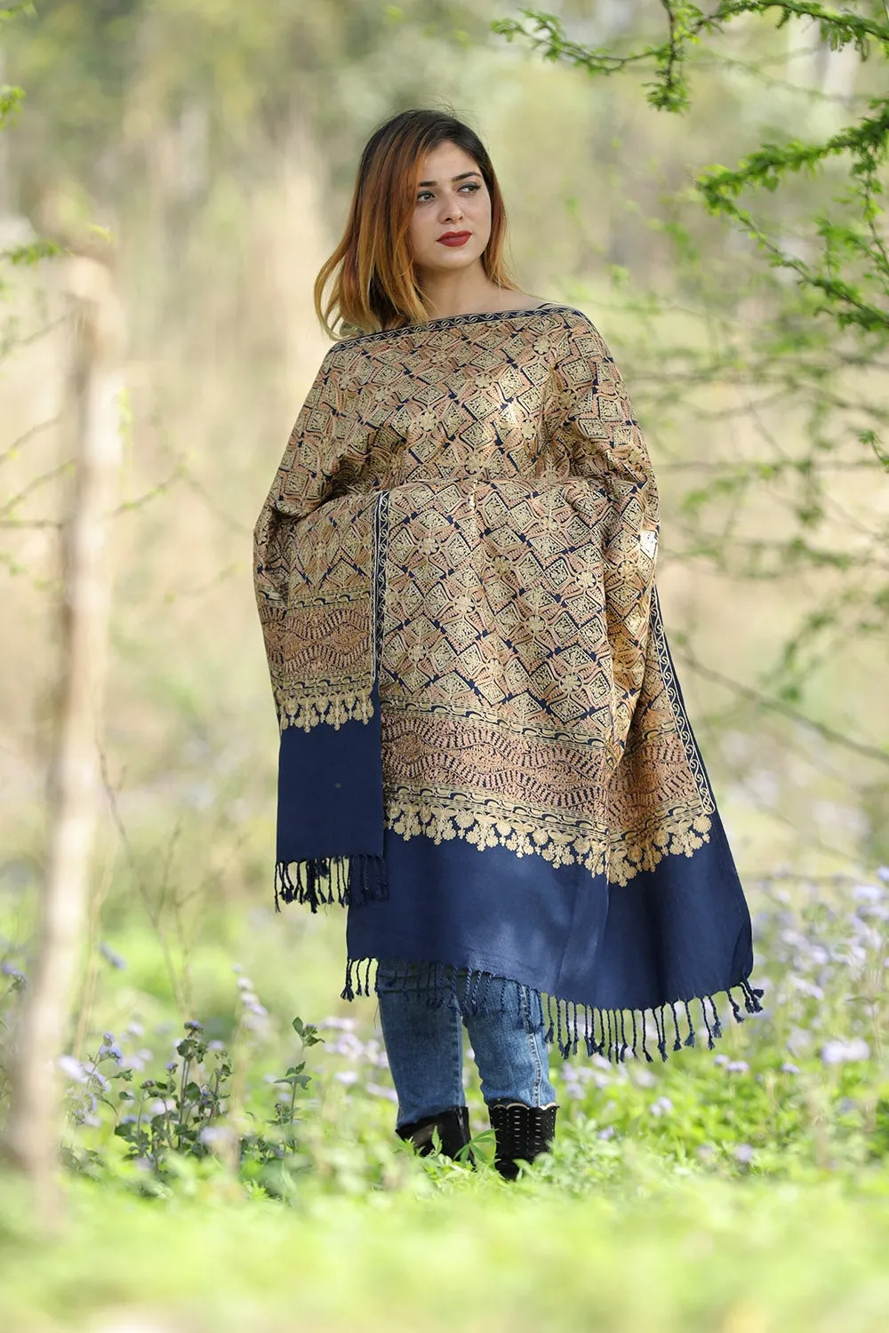 Alluring Navy Blue Colour Stole With Graceful Dense Jaal Pattern Of Kashmiri Embroidery Makes It An Ideal Wear.