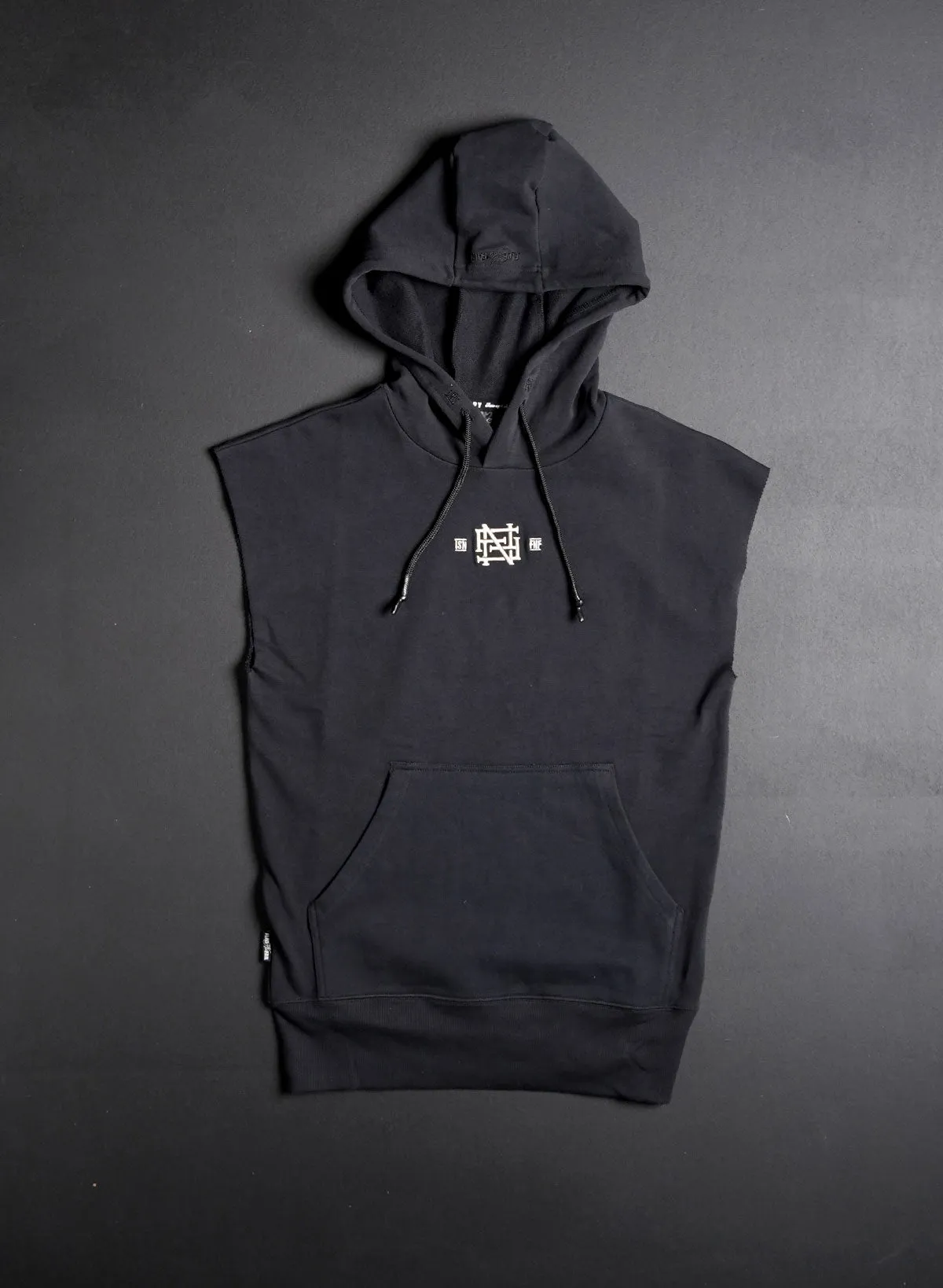 EMB SLEEVELESS HOODIE - BLACK