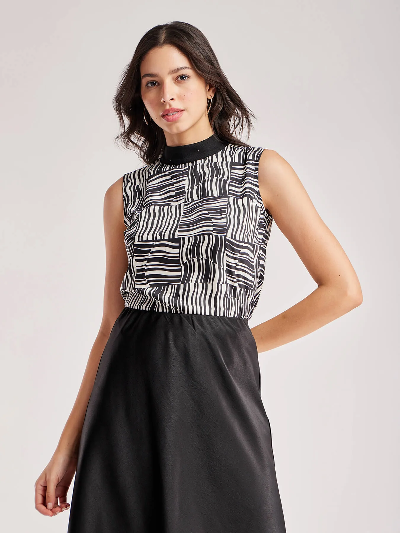 Geometric Print Sleeveless Top - Black And Off White