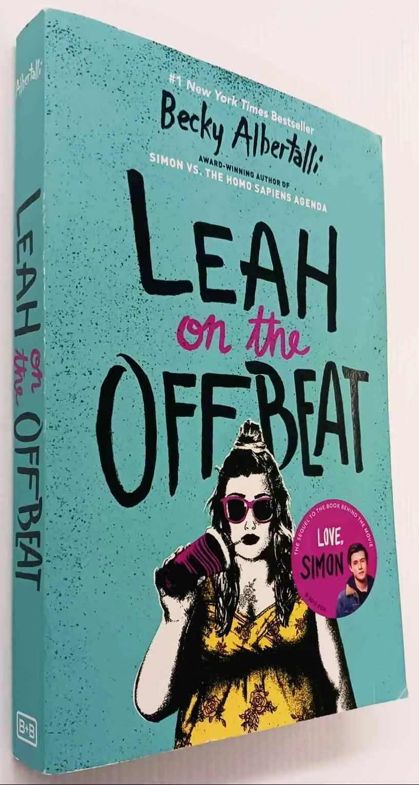 LEAH ON THE OFFBEAT - Becky Albertalli